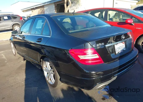 2013 Mercedes-Benz C 250 Sport from USA, damaged, VIN WDDGF4HB6DA765195